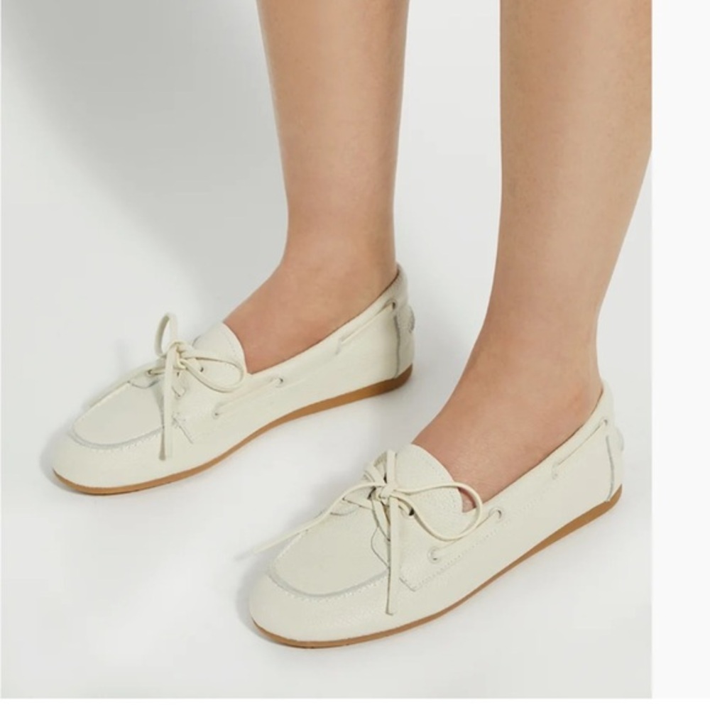 UNIVERSAL THREAD Women's Midge Boat Shoe Flats with Memory Foam cream-8.5